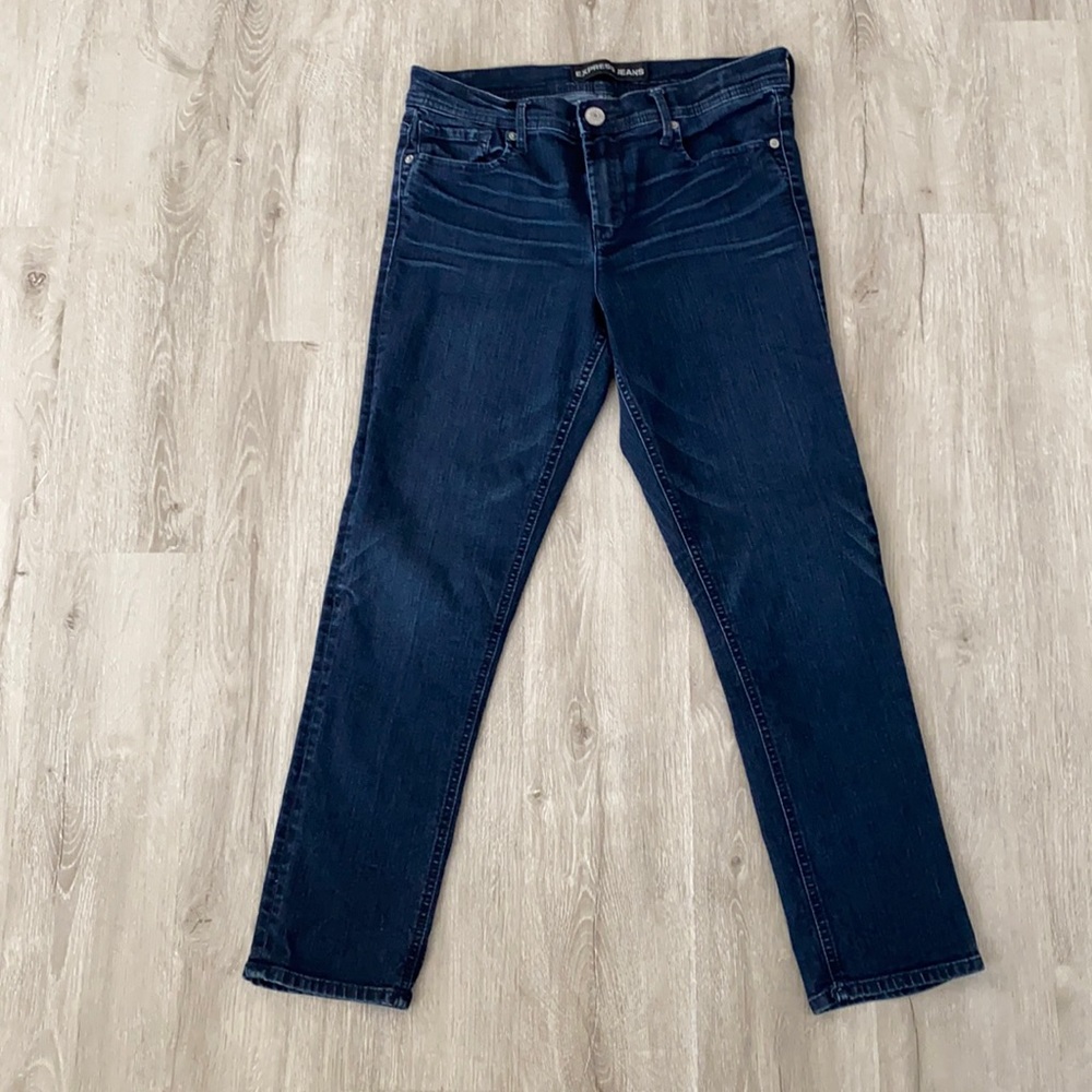 Express Mia mid rise cropped leggings in a size 6
